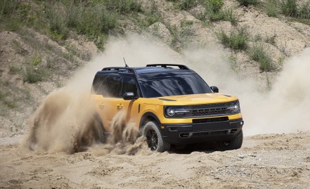 2021 Ford Bronco Sport First Edition (Color: Cyber Orange Metallic Tri-Coat) Off-Road Wallpapers  450x275 (10)