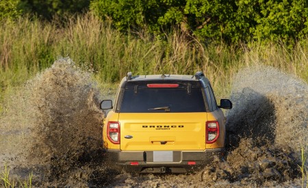 2021 Ford Bronco Sport First Edition (Color: Cyber Orange Metallic Tri-Coat) Off-Road Wallpapers 450x275 (11)
