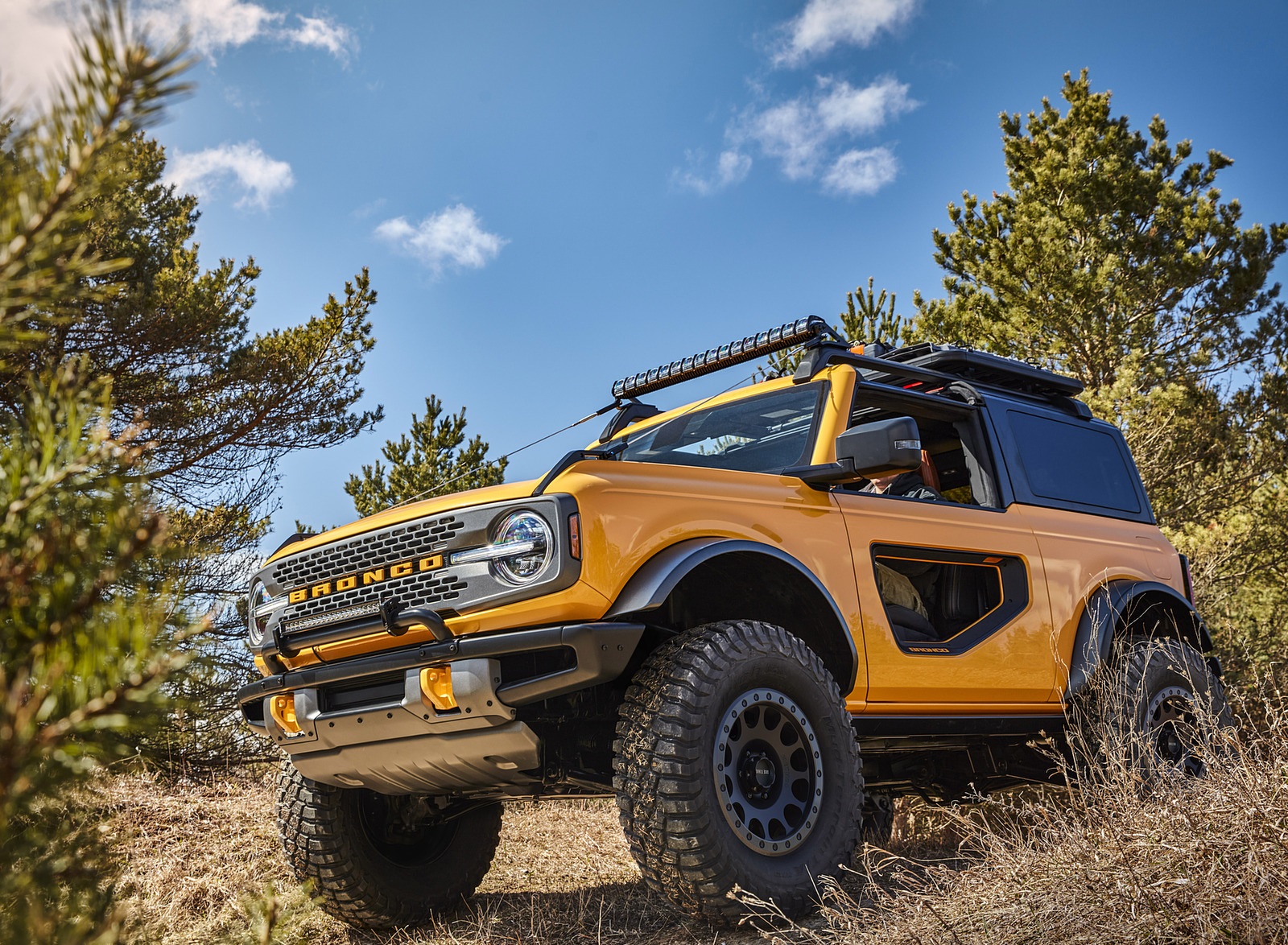 2021 Ford Bronco Two-Door (Color: Cyber Orange) Detail Wallpapers #8 of 52