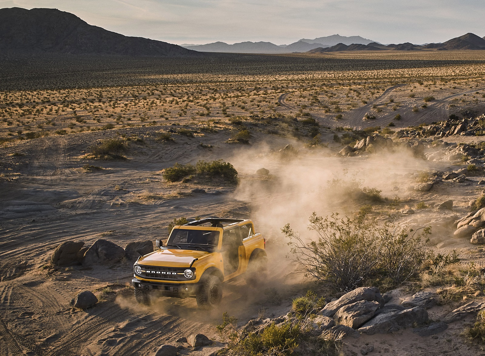 2021 Ford Bronco Two-Door (Color: Cyber Orange) Front Three-Quarter Wallpapers (9)