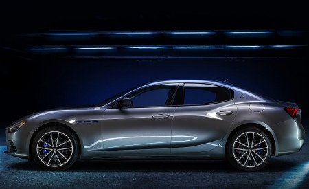 2021 Maserati Ghibli Hybrid Side Wallpapers 450x275 (10)