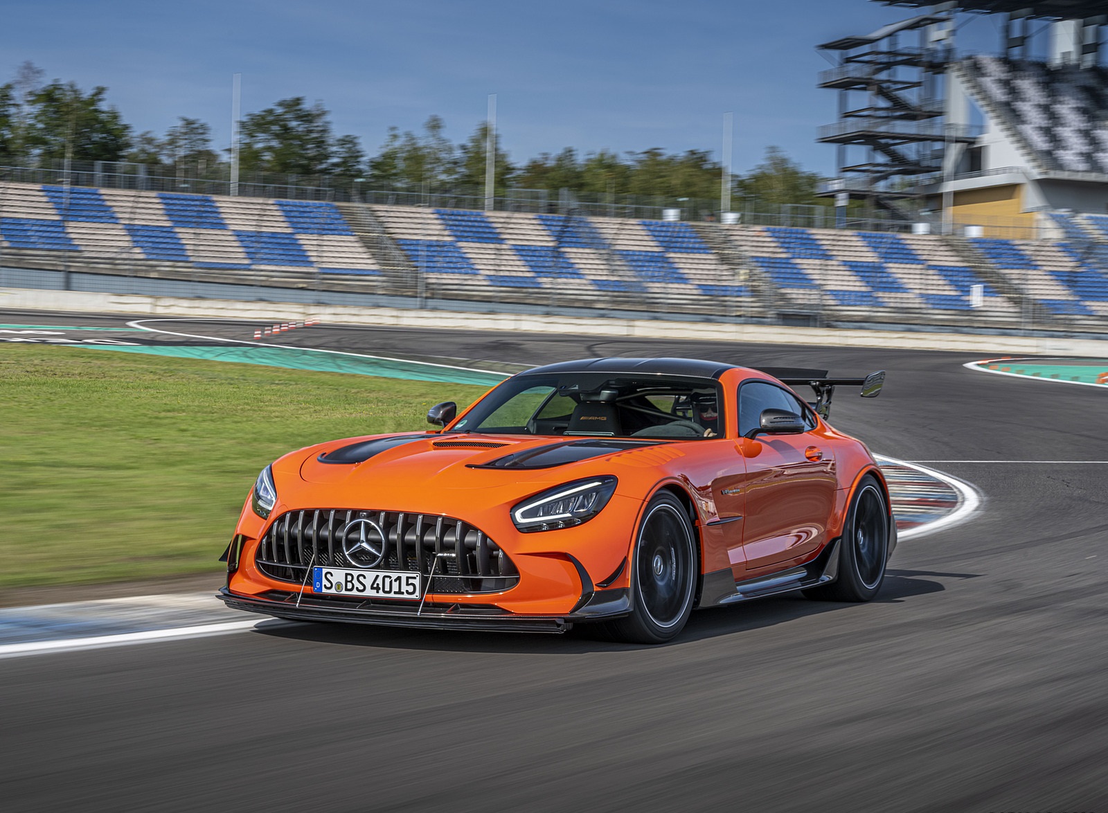 2021 Mercedes-AMG GT Black Series (Color: Magma Beam) Front Three-Quarter Wallpapers (13)