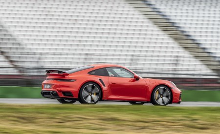 2021 Porsche 911 Turbo (Color: Lava Orange) Rear Three-Quarter Wallpapers 450x275 (82)