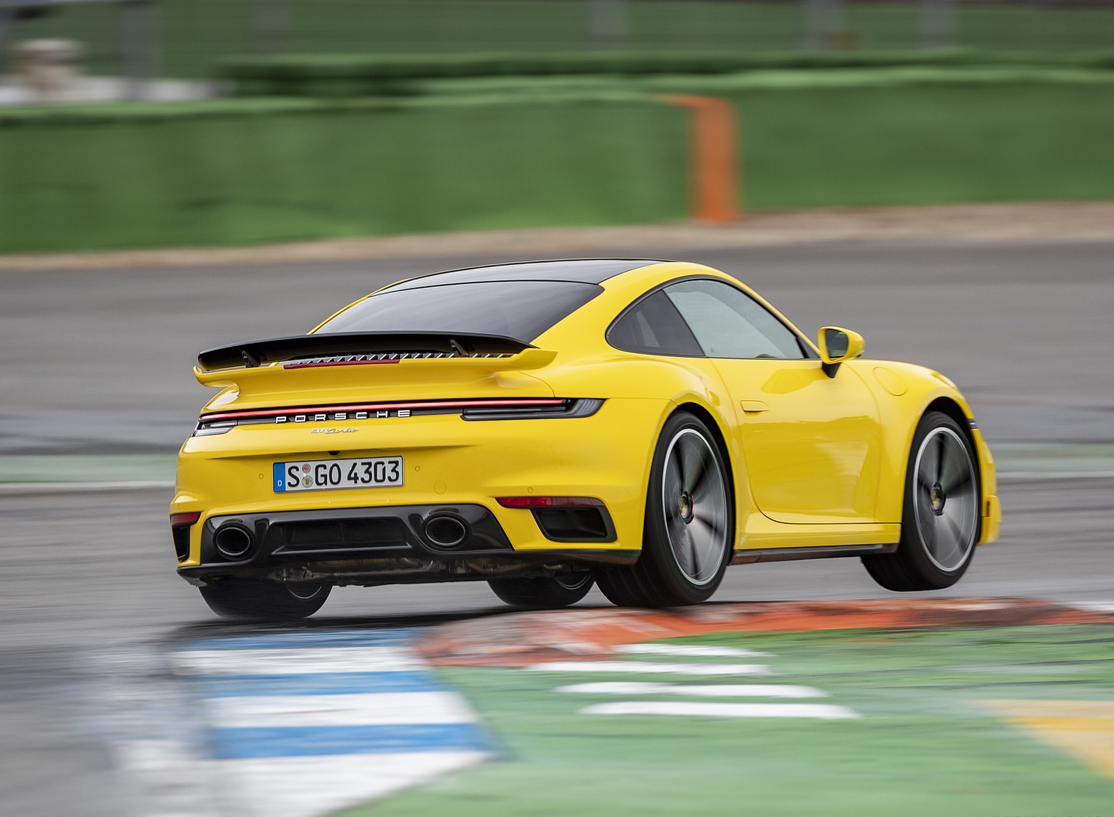 2021 Porsche 911 Turbo (Color: Racing Yellow) Rear Three-Quarter Wallpapers (6)
