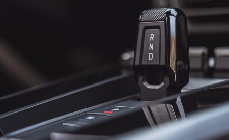 2021 Porsche 911 Turbo (Color: Racing Yellow; US-Spec) Central Console Wallpapers  450x275 (213)