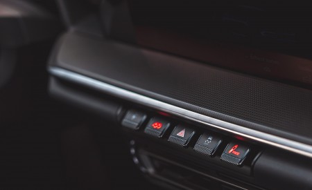 2021 Porsche 911 Turbo (Color: Racing Yellow; US-Spec) Interior Detail Wallpapers 450x275 (211)