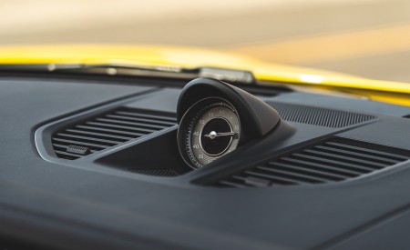 2021 Porsche 911 Turbo (Color: Racing Yellow; US-Spec) Interior Detail Wallpapers 450x275 (210)