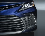 2021 Toyota Camry XLE Grill Wallpapers 150x120 (6)