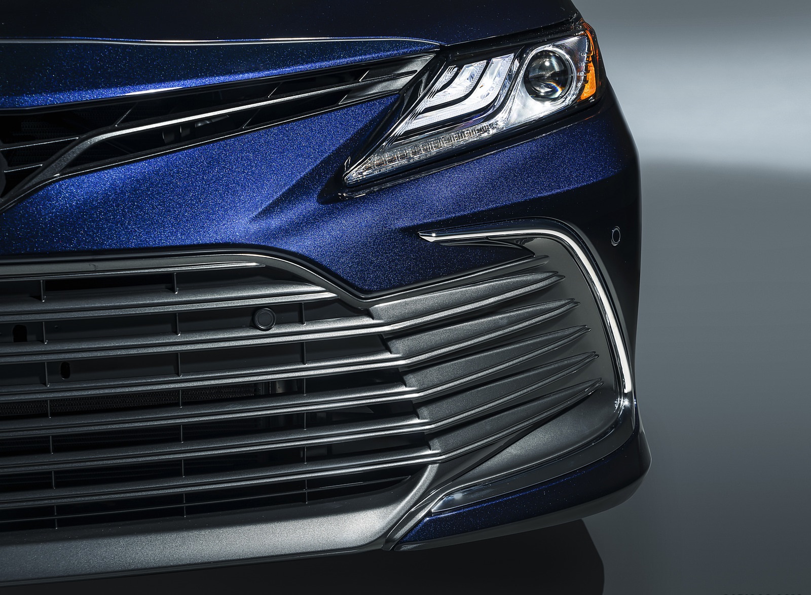 2021 Toyota Camry XLE Grill Wallpapers (6)