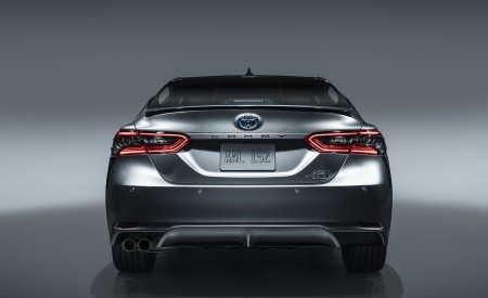 2021 Toyota Camry XSE Hybrid Rear Wallpapers 450x275 (4)