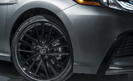 2021 Toyota Camry XSE Hybrid Wheel Wallpapers 450x275 (6)