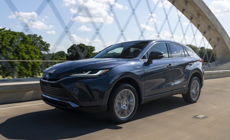 2021 Toyota Venza Hybrid Limited Front Three-Quarter Wallpapers 450x275 (2)