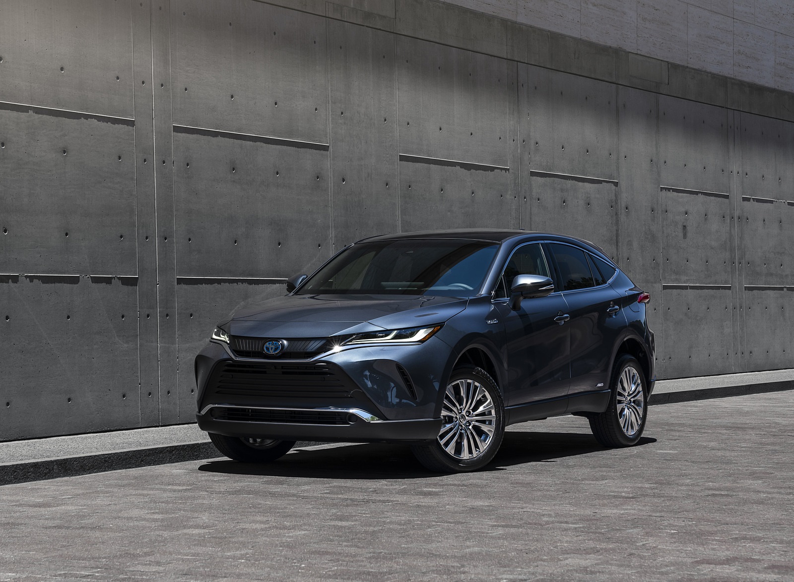 2021 Toyota Venza Hybrid Limited Front Three-Quarter Wallpapers #10 of 44