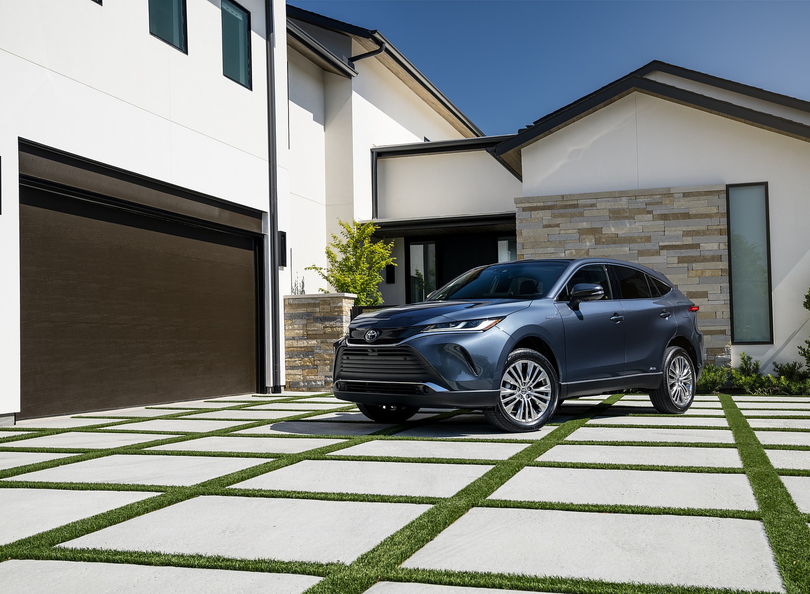 2021 Toyota Venza Hybrid Limited Front Three-Quarter Wallpapers #7 of 44