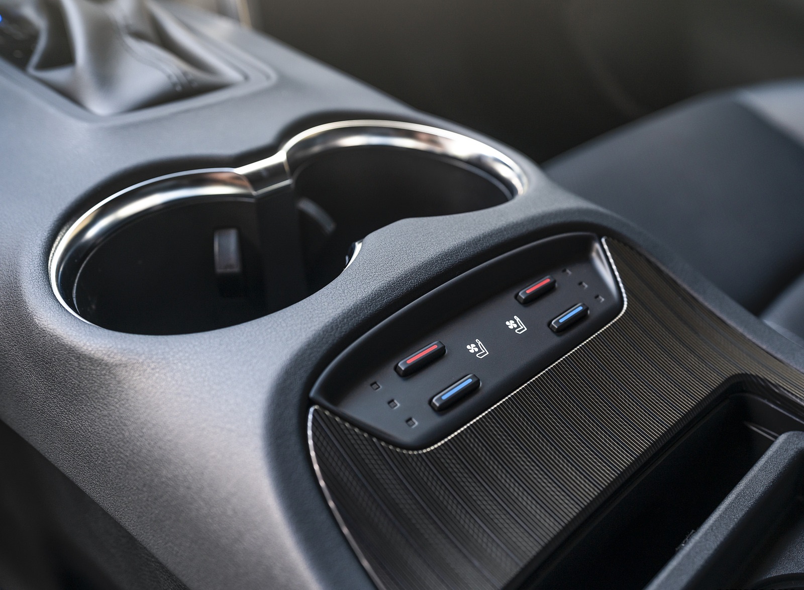2021 Toyota Venza Hybrid Limited Interior Detail Wallpapers #39 of 44