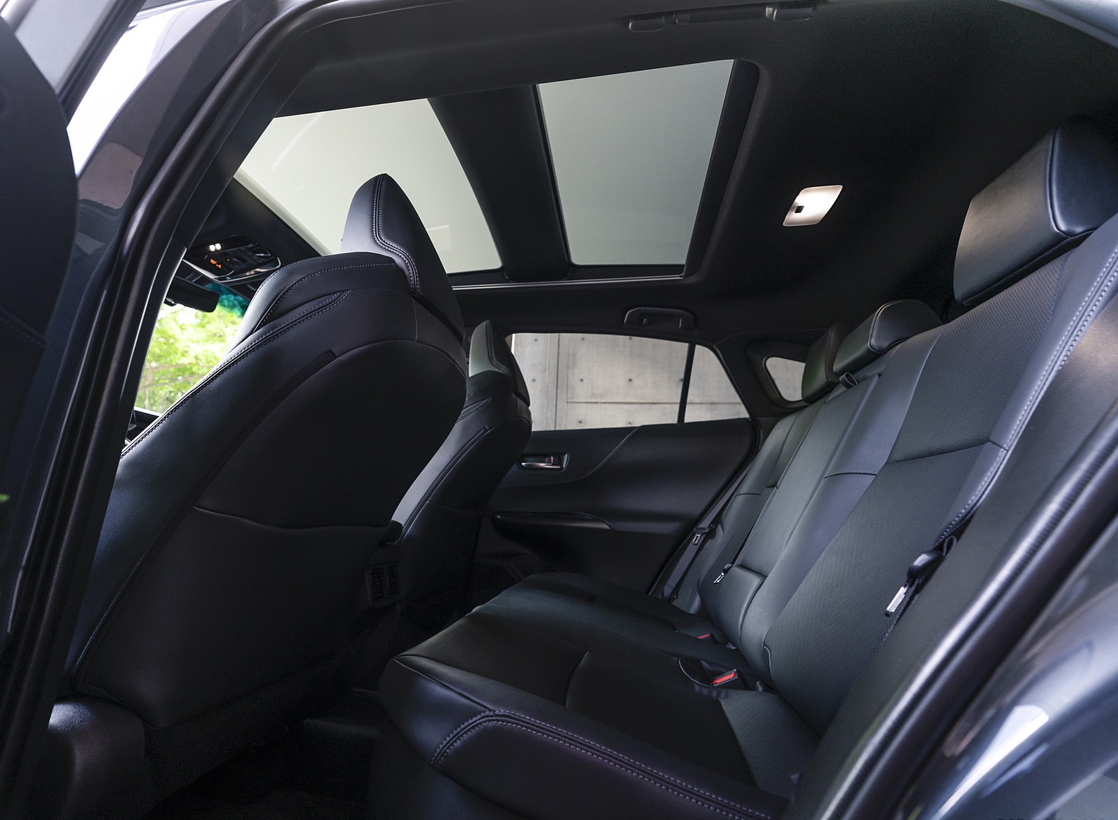 2021 Toyota Venza Hybrid Limited Interior Rear Seats Wallpapers #33 of 44
