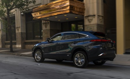 2021 Toyota Venza Hybrid Limited Rear Three-Quarter Wallpapers 450x275 (5)