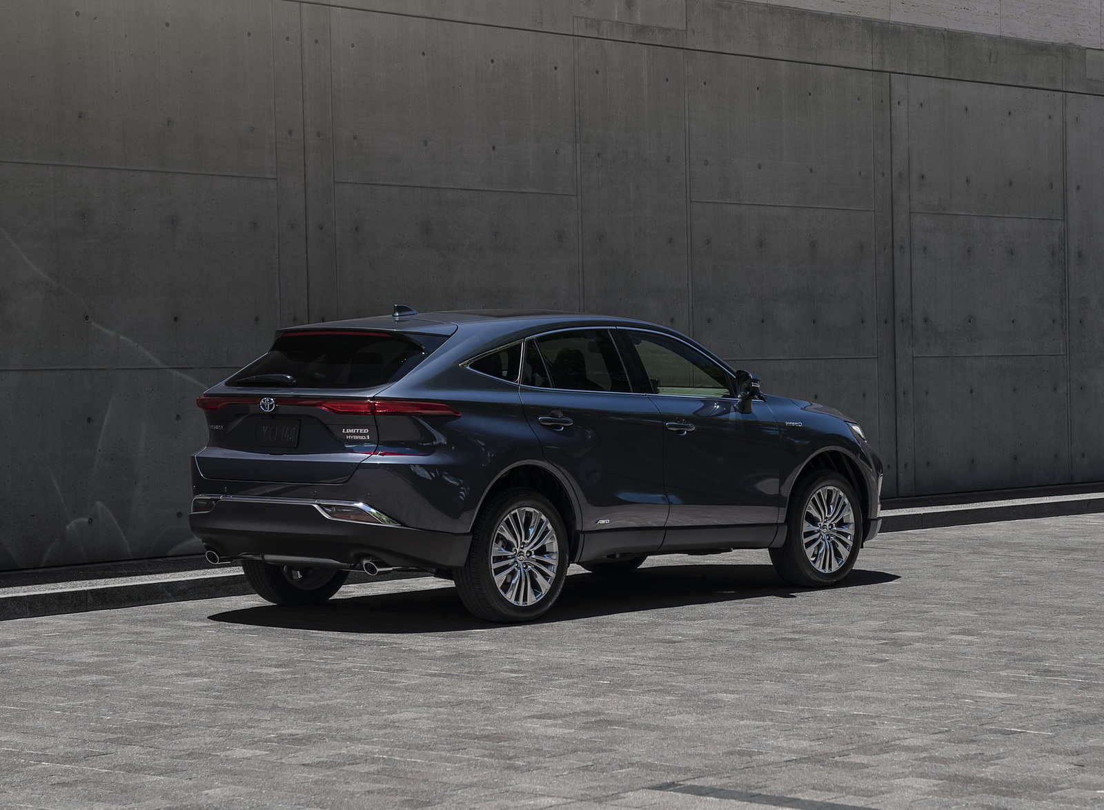 2021 Toyota Venza Hybrid Limited Rear Three-Quarter Wallpapers (13)