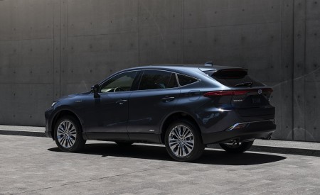 2021 Toyota Venza Hybrid Limited Rear Three-Quarter Wallpapers 450x275 (14)