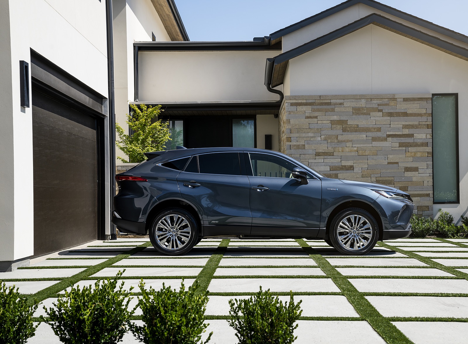 2021 Toyota Venza Hybrid Limited Side Wallpapers #8 of 44