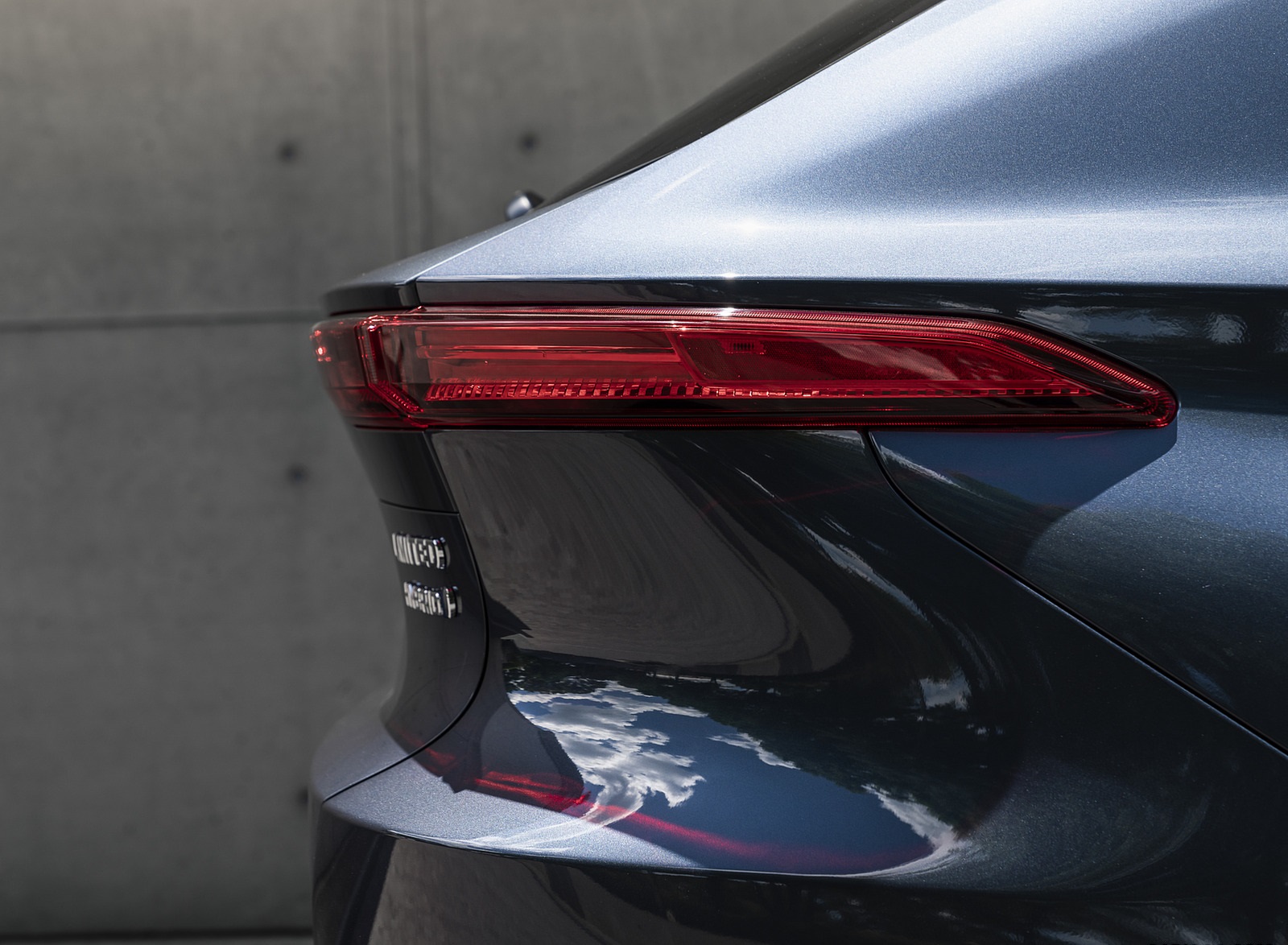 2021 Toyota Venza Hybrid Limited Tail Light Wallpapers #21 of 44