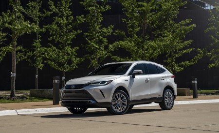 2021 Toyota Venza Hybrid XLE Front Three-Quarter Wallpapers 450x275 (3)