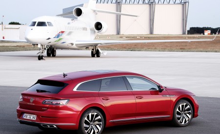 2021 Volkswagen Arteon Shooting Brake eHYBRID R-Line Rear Three-Quarter Wallpapers 450x275 (5)