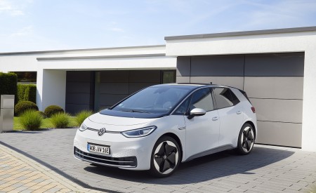 2021 Volkswagen ID.3 1st Edition Front Three-Quarter Wallpapers 450x275 (115)