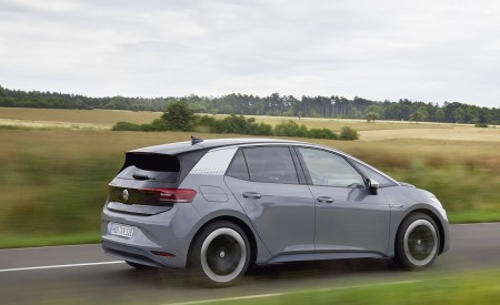 2021 Volkswagen ID.3 1st Edition Rear Three-Quarter Wallpapers 450x275 (132)