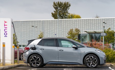 2021 Volkswagen ID.3 1st Edition (UK-Spec) Charging Wallpapers 450x275 (32)