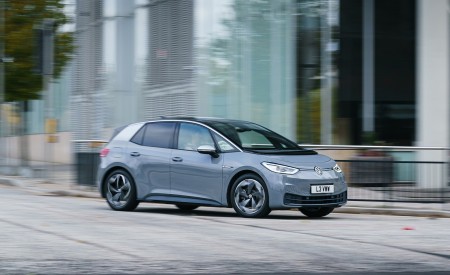 2021 Volkswagen ID.3 1st Edition (UK-Spec) Front Three-Quarter Wallpapers 450x275 (23)