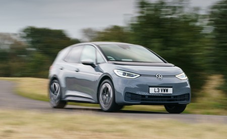 2021 Volkswagen ID.3 1st Edition (UK-Spec) Front Three-Quarter Wallpapers 450x275 (14)