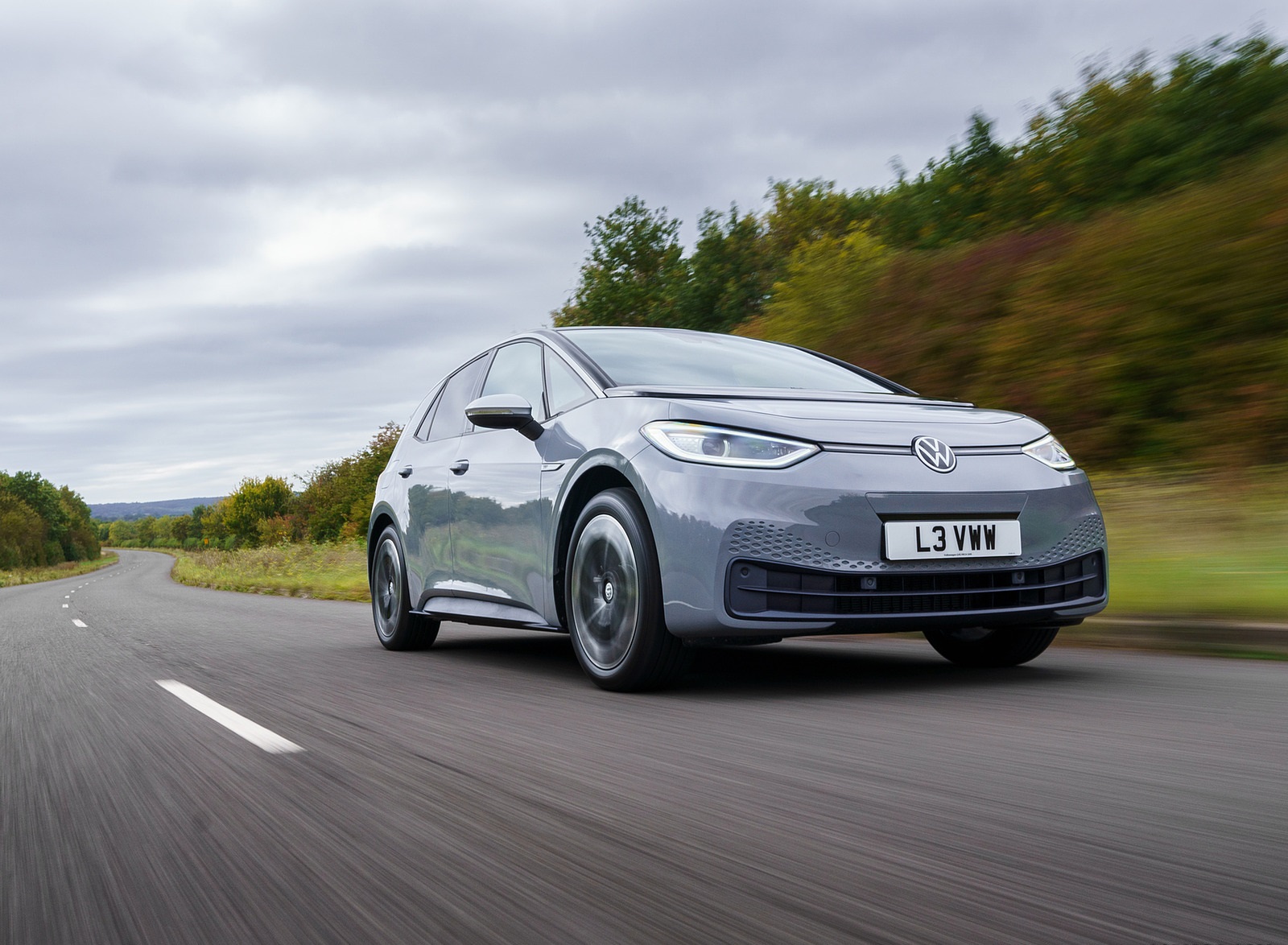 2021 Volkswagen ID.3 1st Edition (UK-Spec) Front Three-Quarter Wallpapers #3 of 152