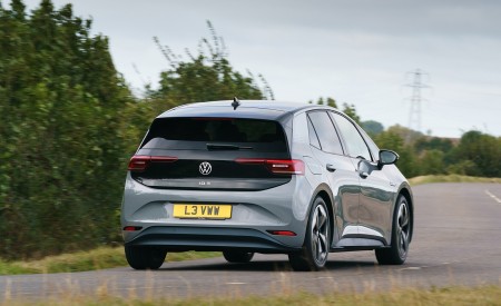 2021 Volkswagen ID.3 1st Edition (UK-Spec) Rear Three-Quarter Wallpapers 450x275 (16)