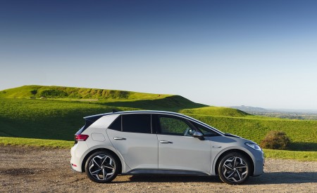 2021 Volkswagen ID.3 1st Edition (UK-Spec) Side Wallpapers  450x275 (42)