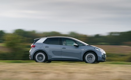 2021 Volkswagen ID.3 1st Edition (UK-Spec) Side Wallpapers 450x275 (20)