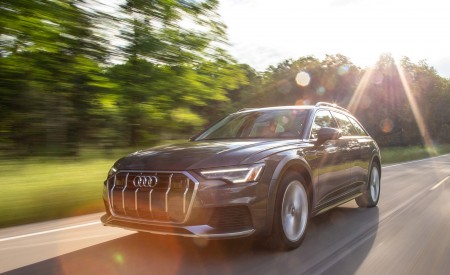 2020 Audi A6 allroad (US-Spec) Front Three-Quarter Wallpapers 450x275 (6)
