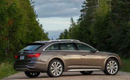 2020 Audi A6 allroad (US-Spec) Rear Three-Quarter Wallpapers 450x275 (19)