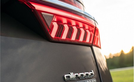 2020 Audi A6 allroad (US-Spec) Tail Light Wallpapers 450x275 (31)