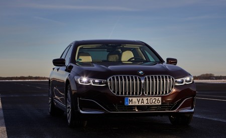 2020 BMW 7-Series 745Le Plug-In Hybrid Front Wallpapers 450x275 (72)