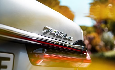 2020 BMW 7-Series 745Le xDrive Plug-In Hybrid Detail Wallpapers 450x275 (98)