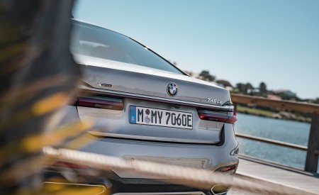 2020 BMW 7-Series 745Le xDrive Plug-In Hybrid Detail Wallpapers 450x275 (99)