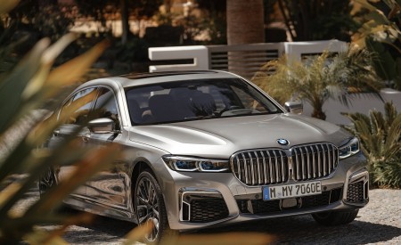 2020 BMW 7-Series 745Le xDrive Plug-In Hybrid Front Wallpapers 450x275 (91)