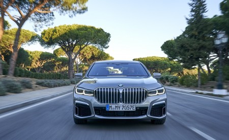 2020 BMW 7-Series 745Le xDrive Plug-In Hybrid Front Wallpapers 450x275 (3)