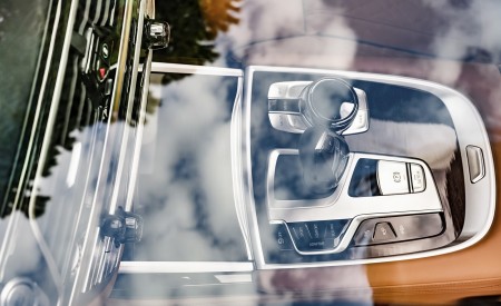 2020 BMW 7-Series 745Le xDrive Plug-In Hybrid Interior Detail Wallpapers 450x275 (105)