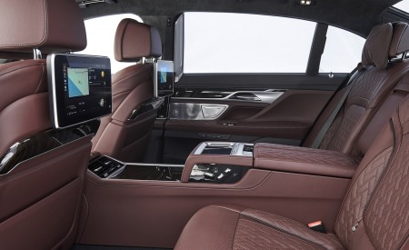 2020 BMW 7-Series 745Le xDrive Plug-In Hybrid Interior Rear Seats Wallpapers 450x275 (62)