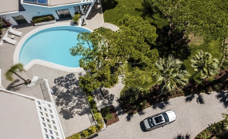 2020 BMW 7-Series 745Le xDrive Plug-In Hybrid Top Wallpapers  450x275 (88)