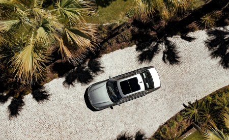 2020 BMW 7-Series 745Le xDrive Plug-In Hybrid Top Wallpapers 450x275 (89)