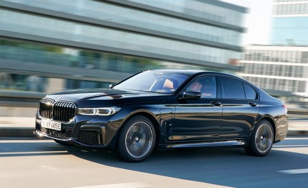 2020 BMW 7-Series Plug-In Hybrid Front Three-Quarter Wallpapers 450x275 (116)