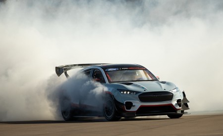 2020 Ford Mustang Mach-E 1400 Concept Front Three-Quarter Wallpapers 450x275 (8)